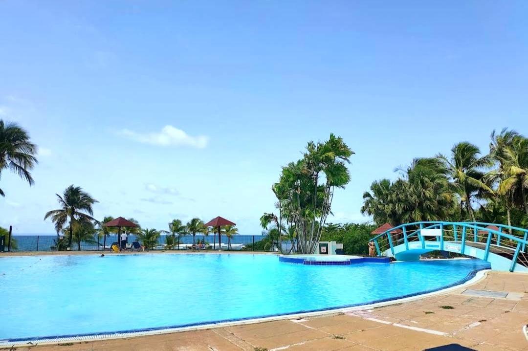 Апартаменты La Perle Des Caraibes Сент-Анн Экстерьер фото